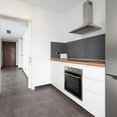 Modern 2br House - Private Pool - Parking * San Bartolomé