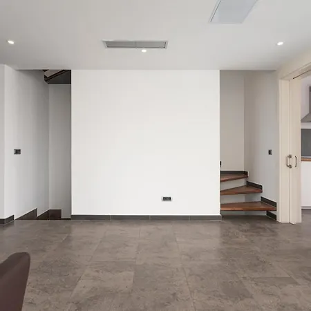 Villa Modern 2br House - Private Pool - Parking