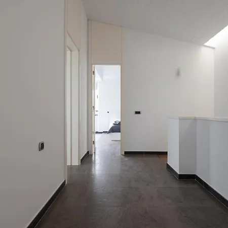 Villa Modern 2br House - Private Pool - Parking *