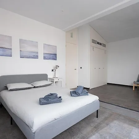 Modern 2br House - Private Pool - Parking Villa *