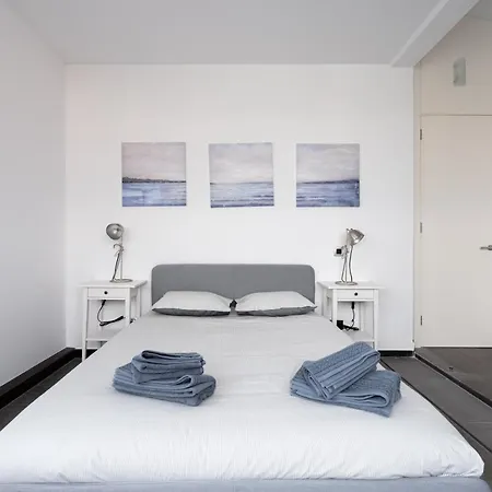Modern 2br House - Private Pool - Parking Villa