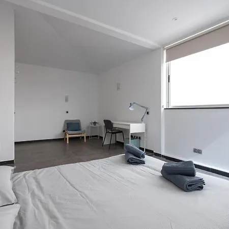 Modern 2br House - Private Pool - Parking Villa *